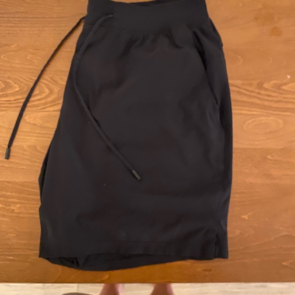 Lululemon THE shorts Men’s XL 7in - Picture 2 of 3